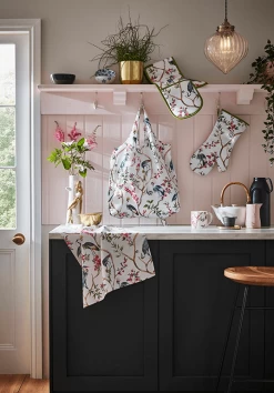 Ulster Weavers Oriental Birds Theemuts Katoen Crème -Keukengerei Winkel oriental birds main klein 3