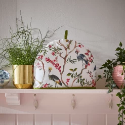 Ulster Weavers Oriental Birds Theemuts Katoen Crème -Keukengerei Winkel oriental tea cosy cameo klein 1